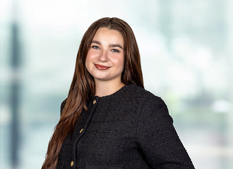 Lindsey Hornung on light blue and white bokeh banner