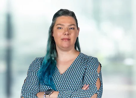 Lisa Bryning on light blue and white bokeh banner